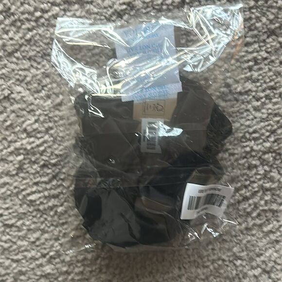 IL Makiage Black Luxe Satin Scrunchie! - Picture 3 of 4